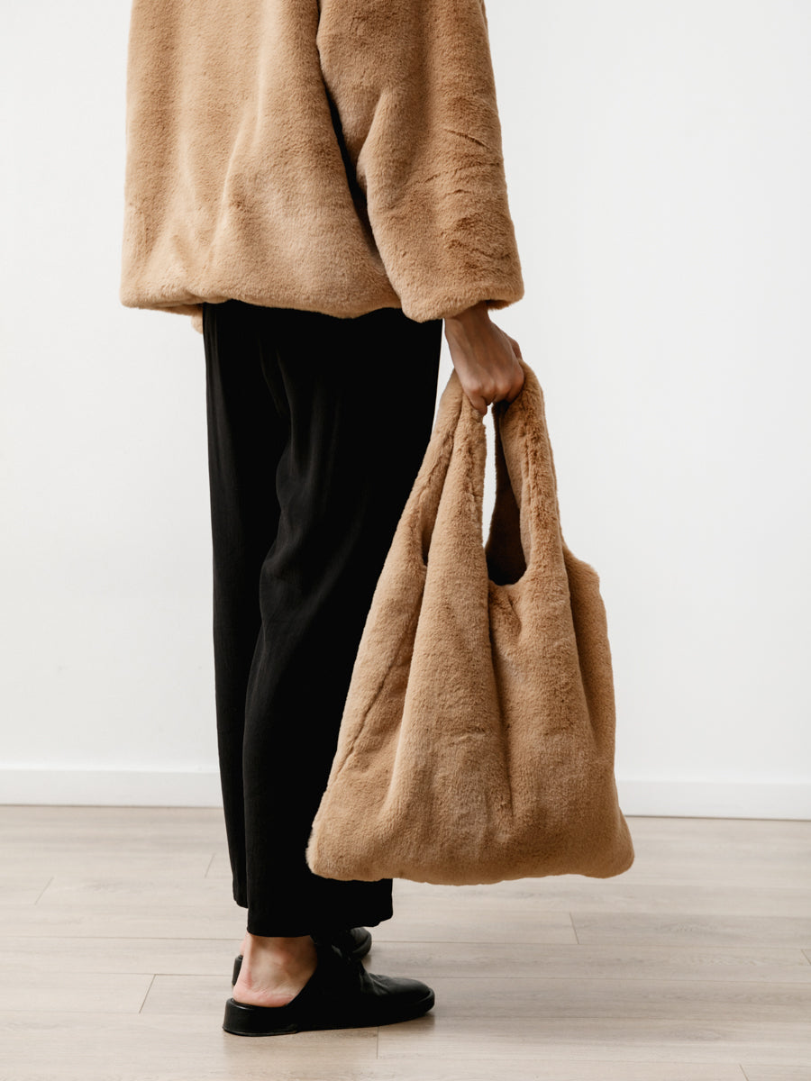 anti anxiety tote - faux fur camel